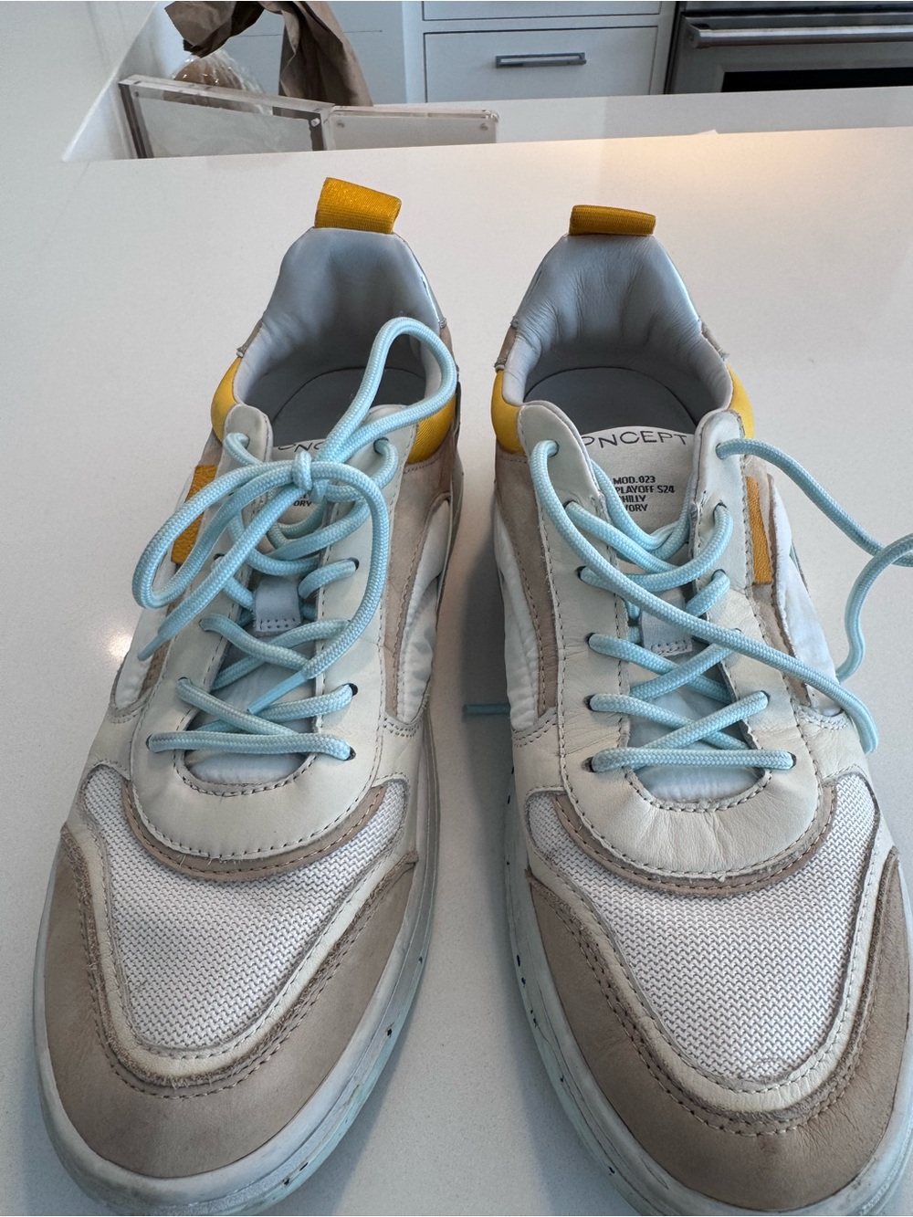 Oncept women's Phoenix  sneakers size 9